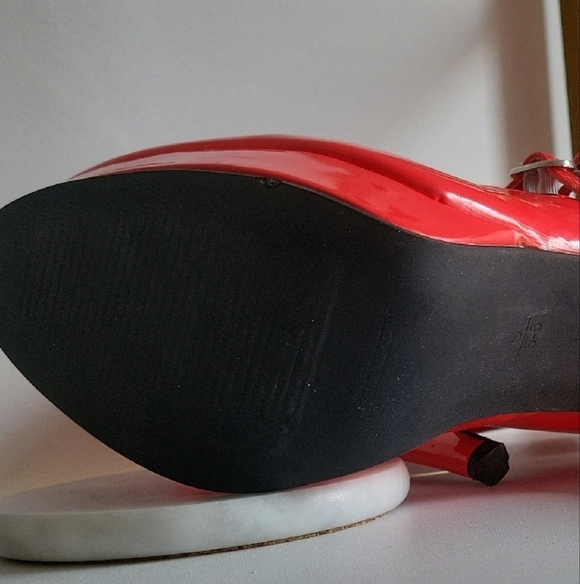 Red Patent Leather Mary Jane Heels - Picture 8 of 11